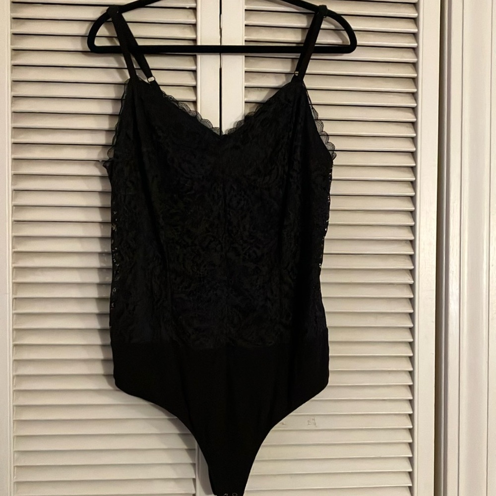 Torrid Size 1 (14-16) Black Lace Bodysuit V-Neck Body Spaghetti straps